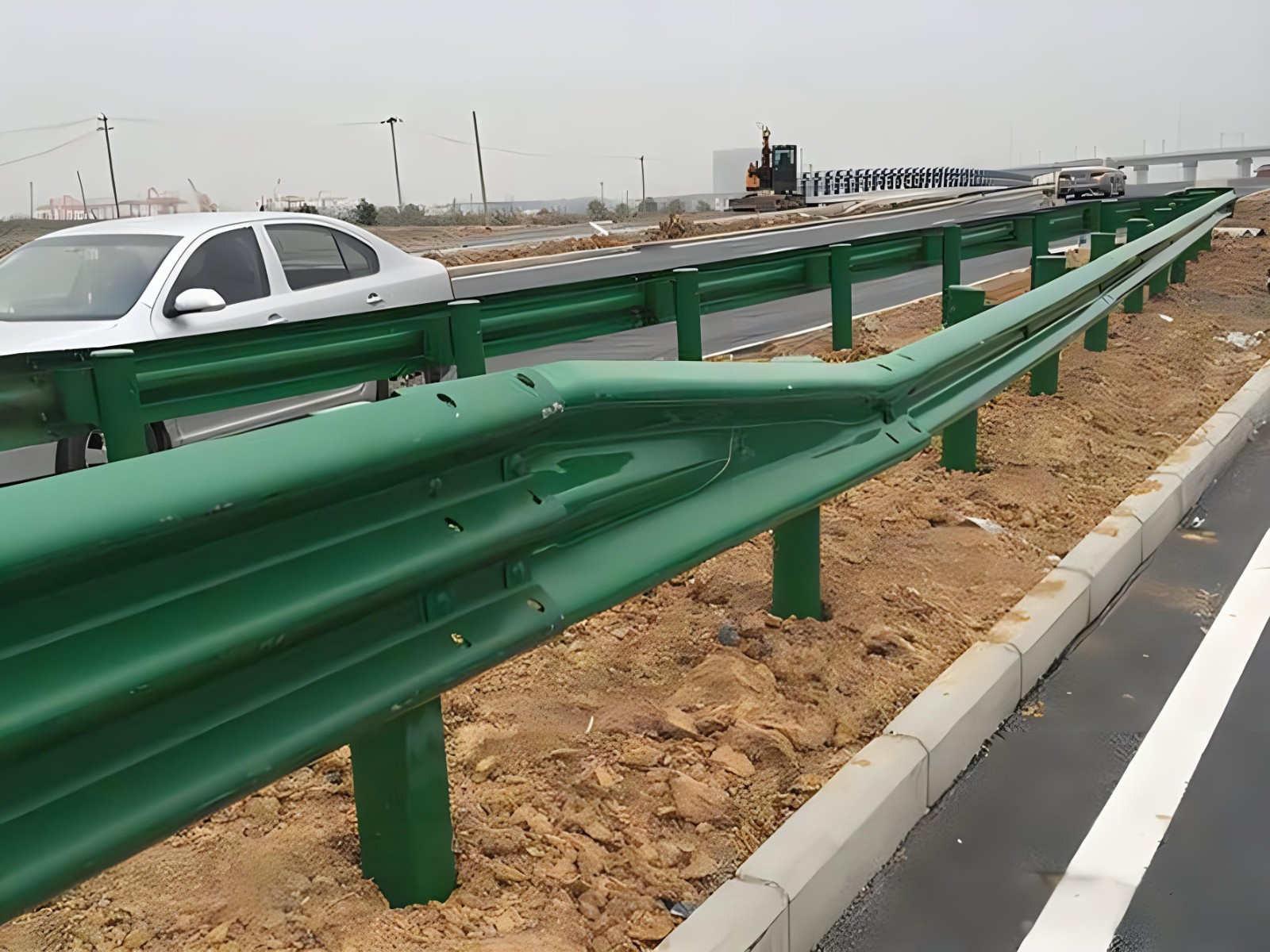 青海高速波形护栏板日常维护方案确保道路安全新举措