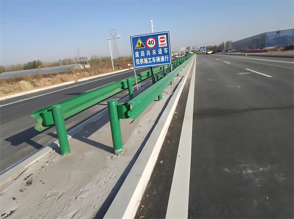 青海公路护栏守护安全横跨多个行业的应用